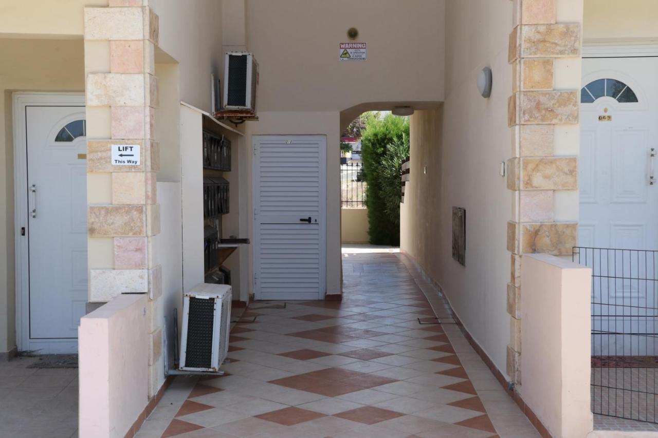 Sunset Apartment With Pool & 10 Mins To Venus Beach Paphos Extérieur photo