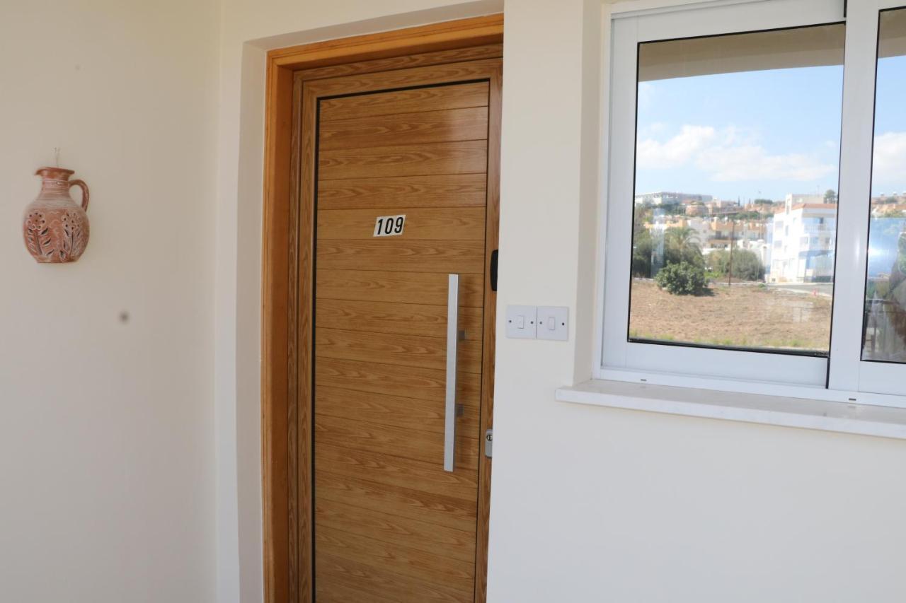 Sunset Apartment With Pool & 10 Mins To Venus Beach Paphos Extérieur photo